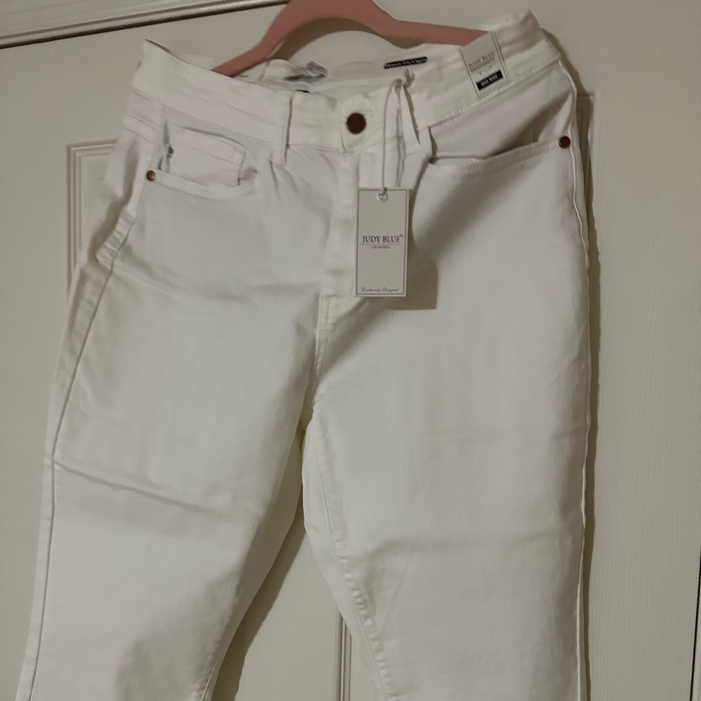 Judy Blue White Capri